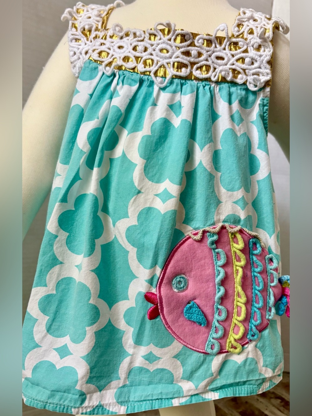 Mud Pie Girls Whimsical Fish Appliqué
Top size 5T Aqua/White